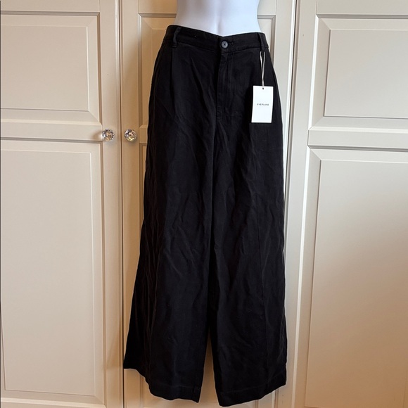 Everlane The Trouser In Buttersoft Black
size 10
NWT
Casual effortless - Picture 7 of 17